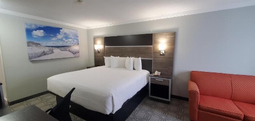 Ambassador Inn and Suites image 11