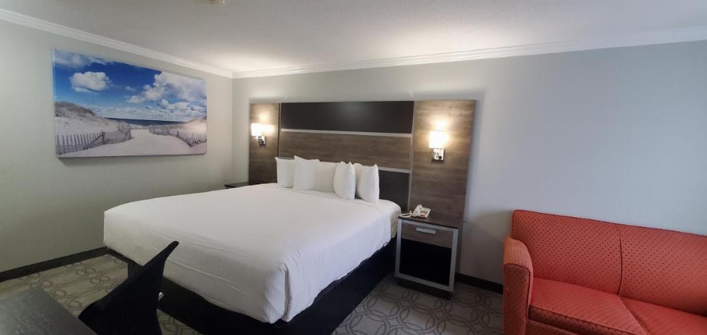 Ambassador Inn and Suites Image 12