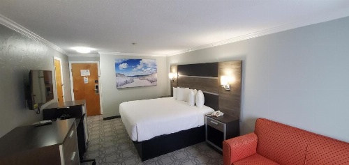 Ambassador Inn and Suites image 13