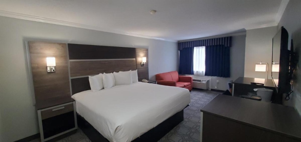Ambassador Inn and Suites Image 14