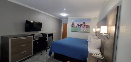 Ambassador Inn and Suites image 22