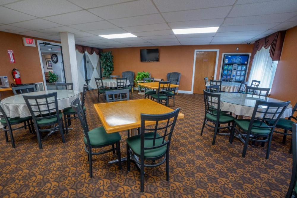 Ambassador Inn and Suites Image 30