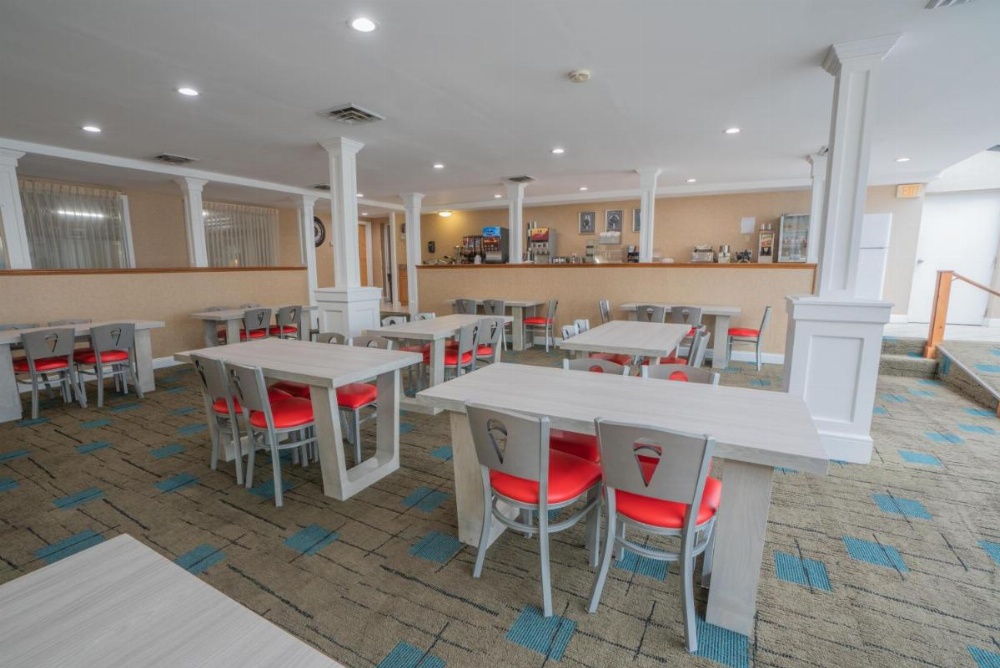 Ambassador Inn and Suites Image 33