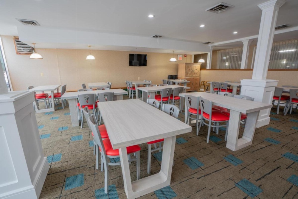 Ambassador Inn and Suites Image 34
