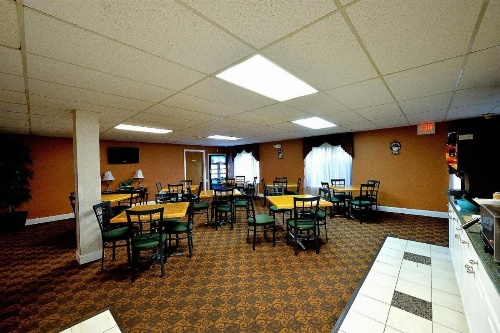 Ambassador Inn and Suites image 38