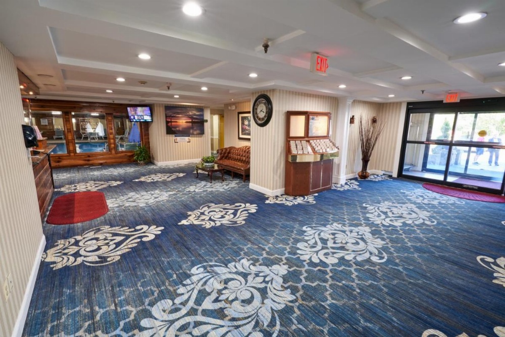 Ambassador Inn and Suites Image 7