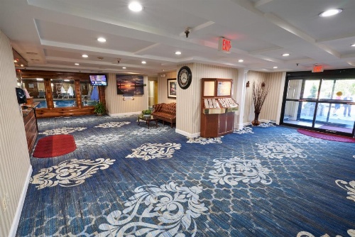 Ambassador Inn and Suites image 7