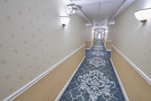 Ambassador Inn and Suites image 9